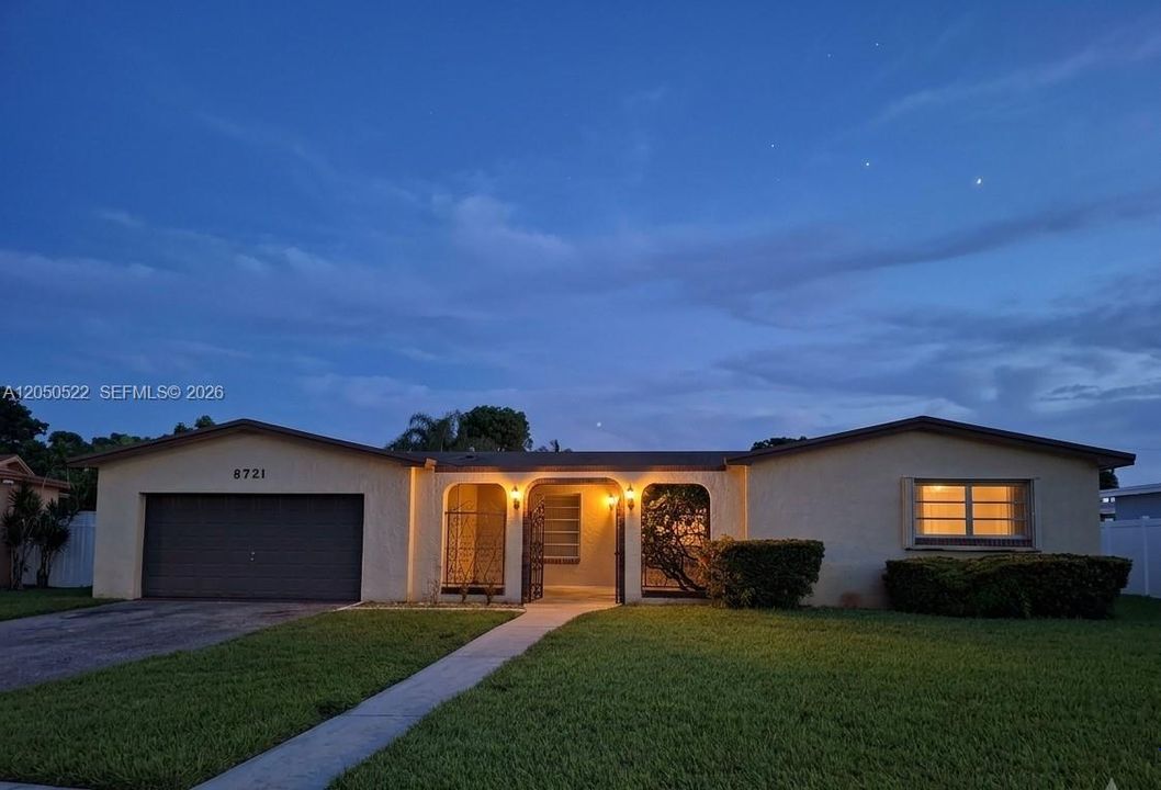 For Sale: $650,000 (3 beds, 3 baths, 1844 Square Feet)