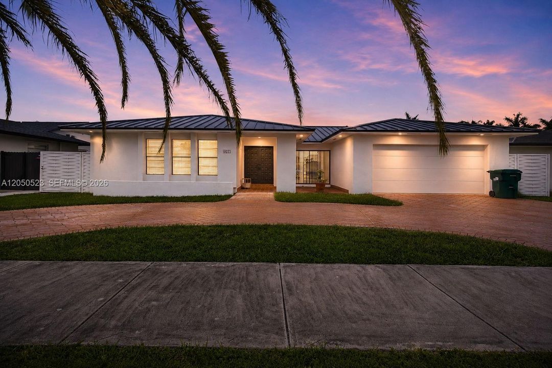 For Sale: $1,200,000 (4 beds, 2 baths, 2112 Square Feet)