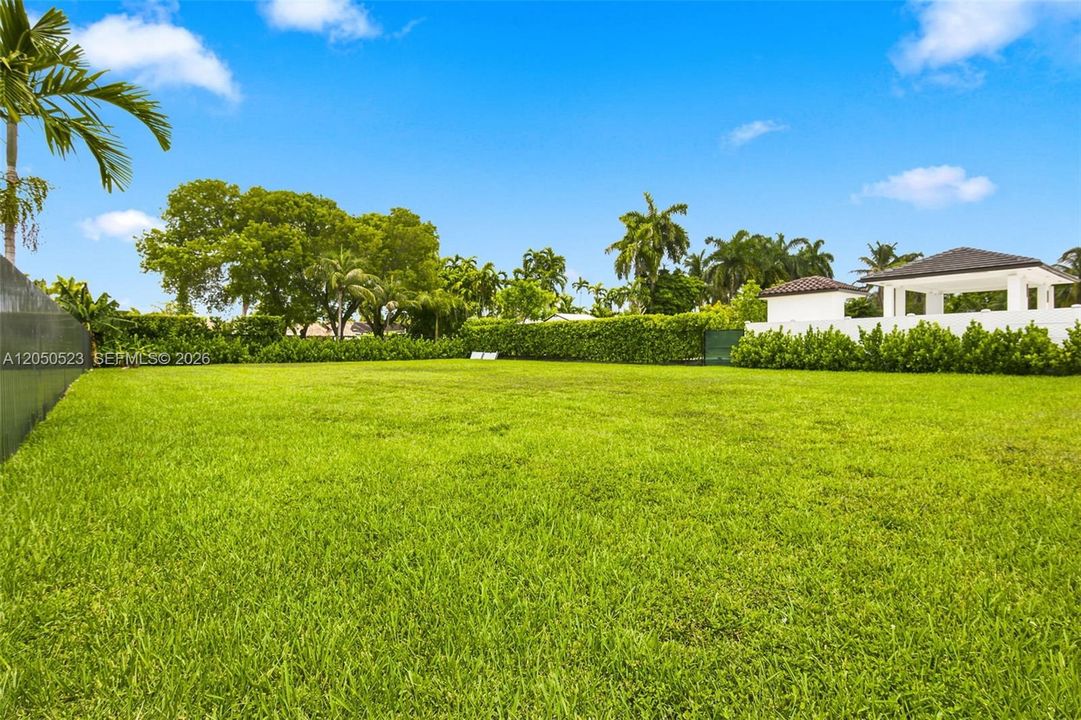 For Sale: $1,200,000 (4 beds, 2 baths, 2112 Square Feet)