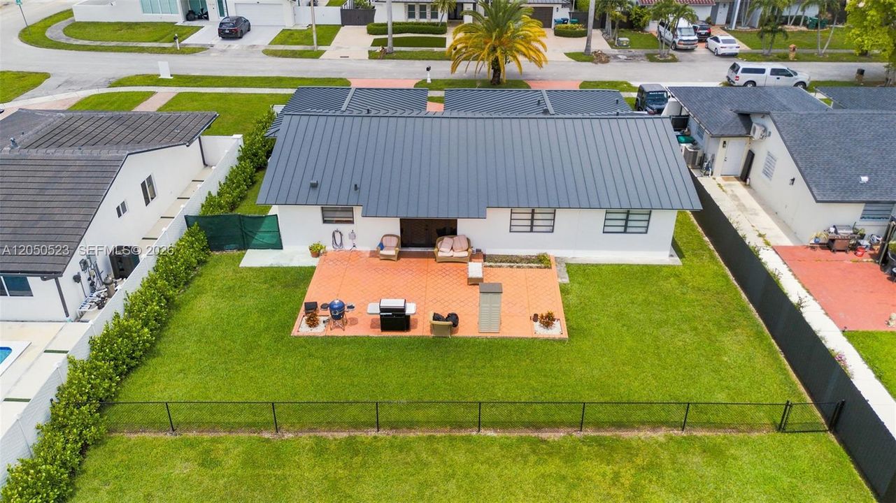 For Sale: $1,200,000 (4 beds, 2 baths, 2112 Square Feet)