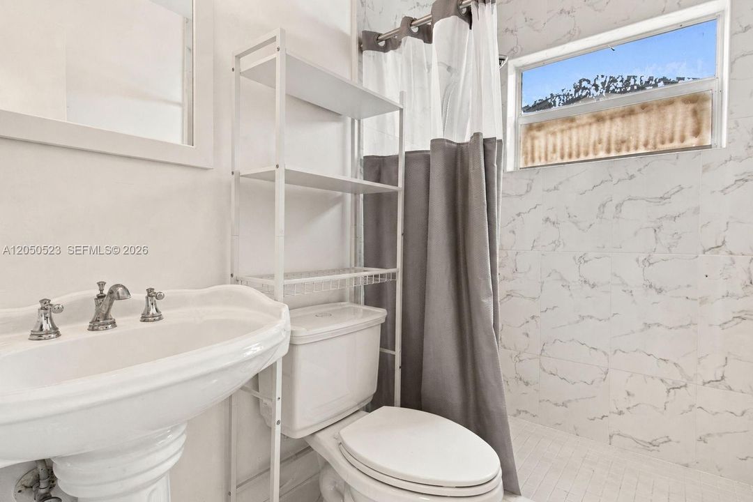 For Sale: $1,200,000 (4 beds, 2 baths, 2112 Square Feet)