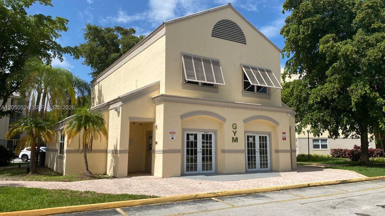 For Rent: $1,950 (1 beds, 1 baths, 710 Square Feet)