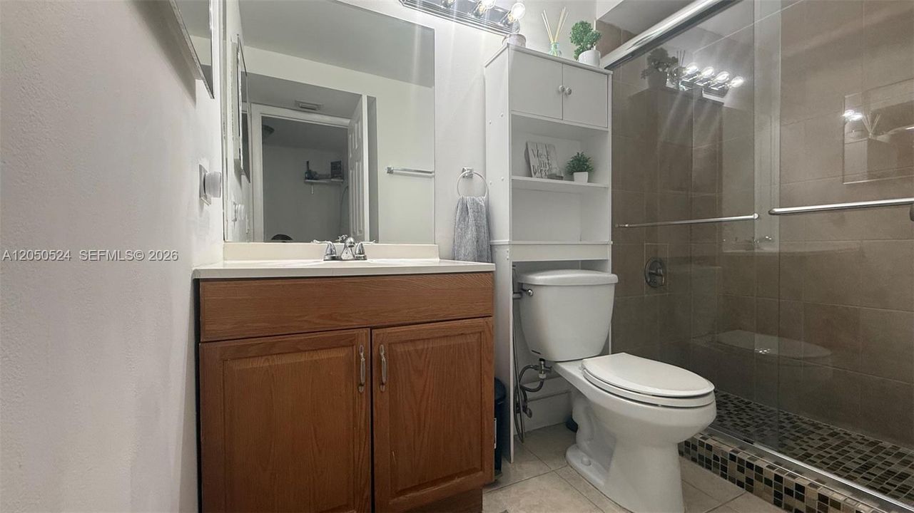 For Rent: $1,950 (1 beds, 1 baths, 710 Square Feet)
