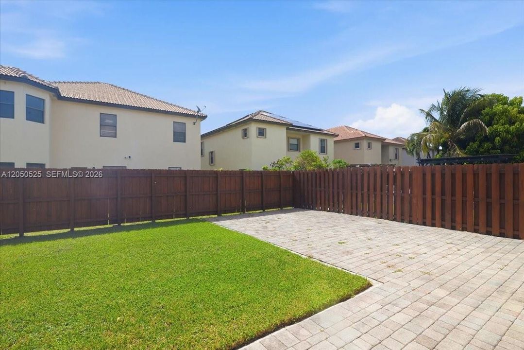 For Sale: $650,000 (4 beds, 3 baths, 3399 Square Feet)