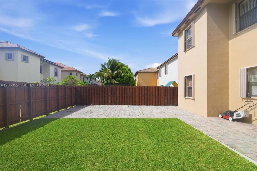 For Sale: $650,000 (4 beds, 3 baths, 3399 Square Feet)
