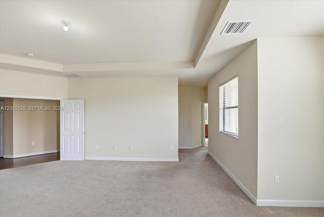 For Sale: $650,000 (4 beds, 3 baths, 3399 Square Feet)