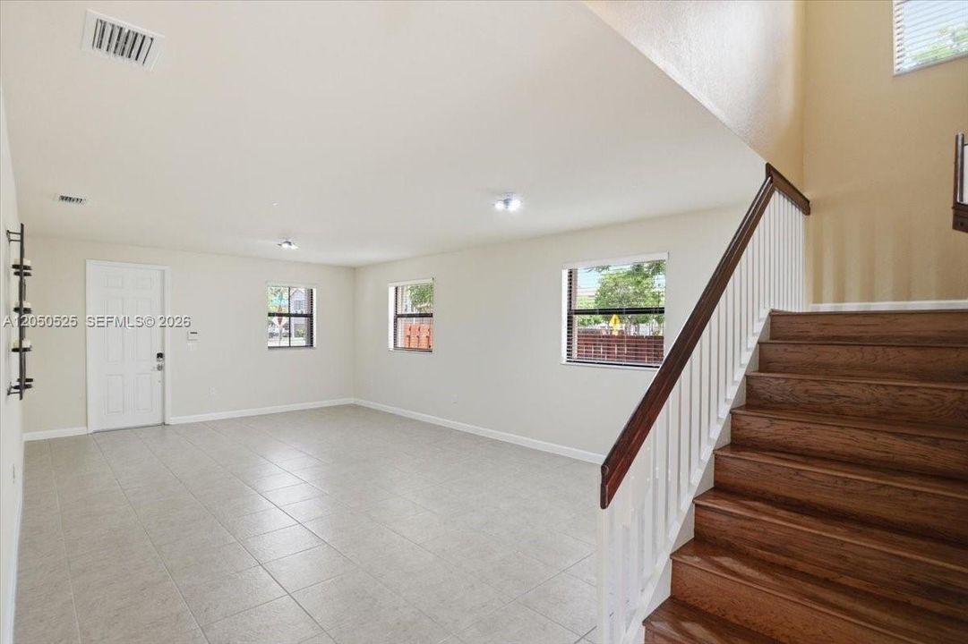 For Sale: $650,000 (4 beds, 3 baths, 3399 Square Feet)