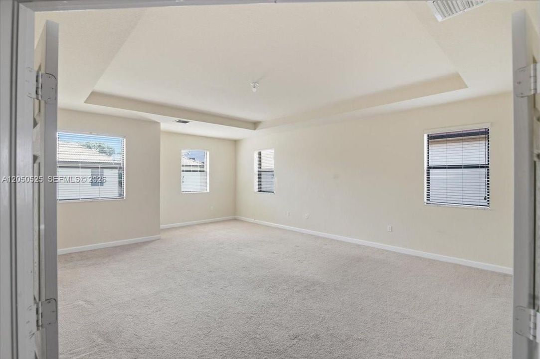 For Sale: $650,000 (4 beds, 3 baths, 3399 Square Feet)