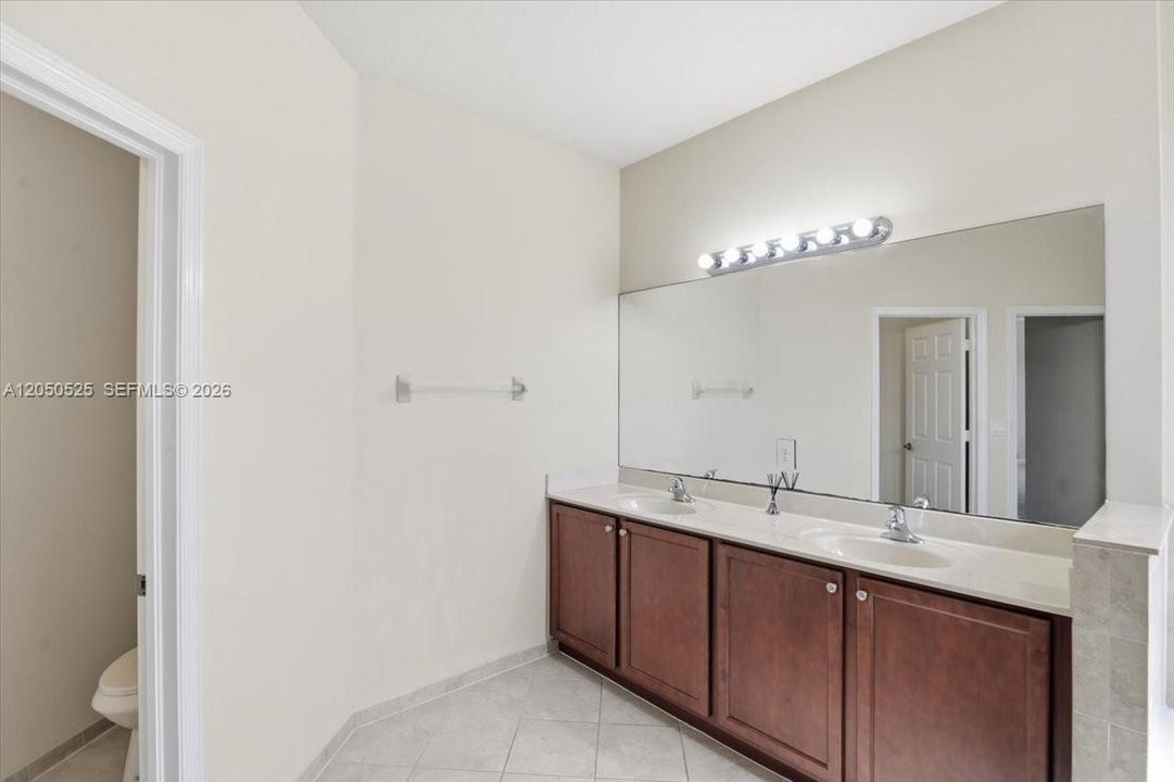 For Sale: $650,000 (4 beds, 3 baths, 3399 Square Feet)