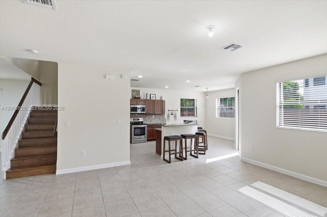 For Sale: $650,000 (4 beds, 3 baths, 3399 Square Feet)