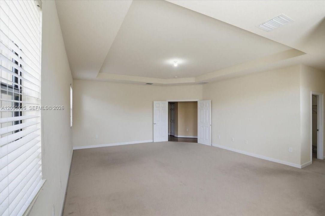 For Sale: $650,000 (4 beds, 3 baths, 3399 Square Feet)