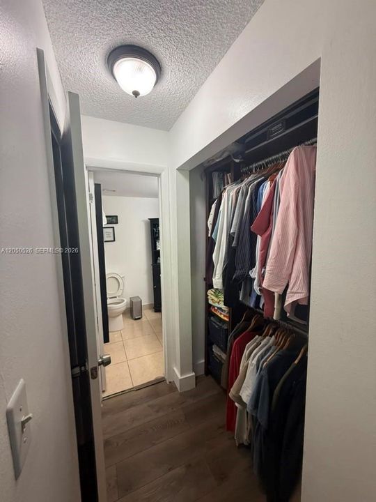 For Sale: $268,000 (2 beds, 2 baths, 900 Square Feet)