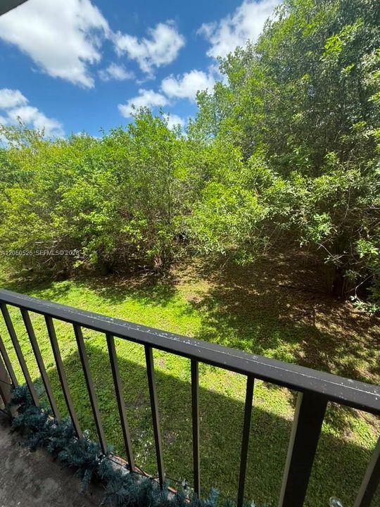 For Sale: $268,000 (2 beds, 2 baths, 900 Square Feet)