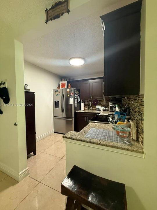 For Sale: $268,000 (2 beds, 2 baths, 900 Square Feet)
