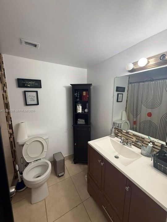 For Sale: $268,000 (2 beds, 2 baths, 900 Square Feet)