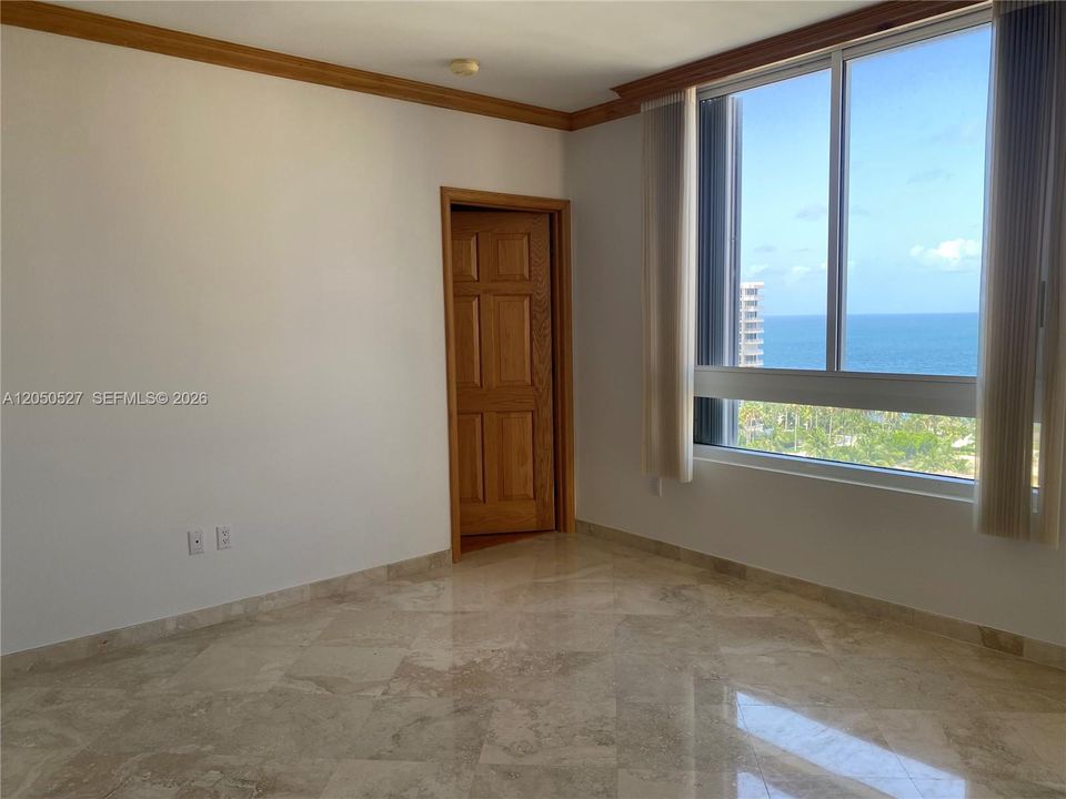 For Rent: $18,000 (3 beds, 5 baths, 2790 Square Feet)