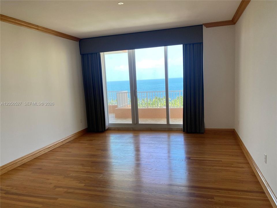 For Rent: $18,000 (3 beds, 5 baths, 2790 Square Feet)