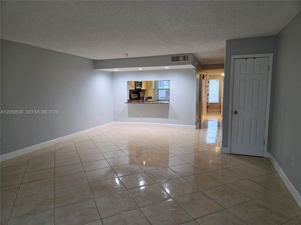 For Rent: $2,800 (2 beds, 2 baths, 1392 Square Feet)
