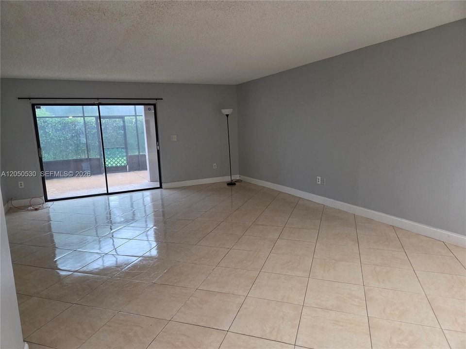 For Rent: $2,800 (2 beds, 2 baths, 1392 Square Feet)