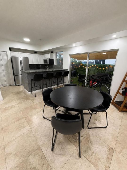 В аренду: $3,200 (3 спален, 2 ванн, 1380 Квадратных фут)