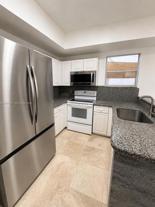 В аренду: $3,200 (3 спален, 2 ванн, 1380 Квадратных фут)