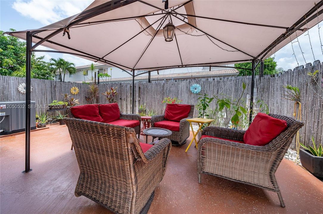 For Sale: $575,000 (3 beds, 2 baths, 1667 Square Feet)