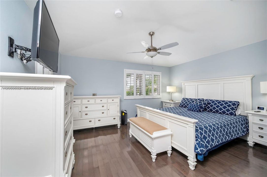 For Sale: $575,000 (3 beds, 2 baths, 1667 Square Feet)