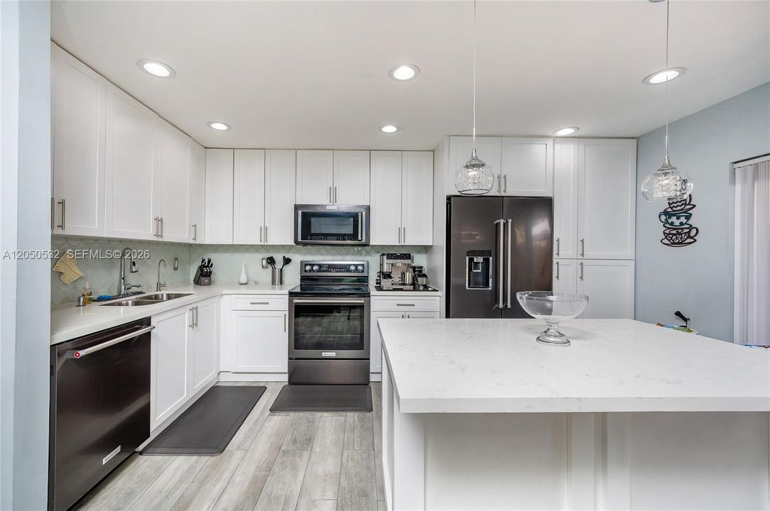 For Sale: $575,000 (3 beds, 2 baths, 1667 Square Feet)