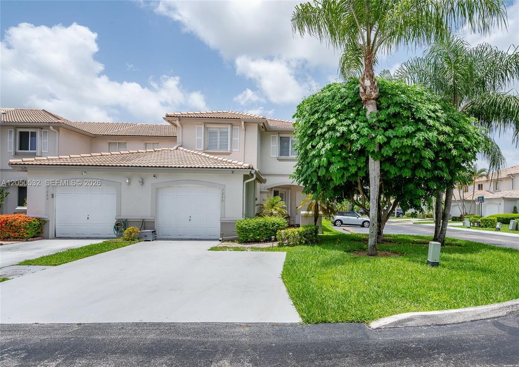 For Sale: $575,000 (3 beds, 2 baths, 1667 Square Feet)