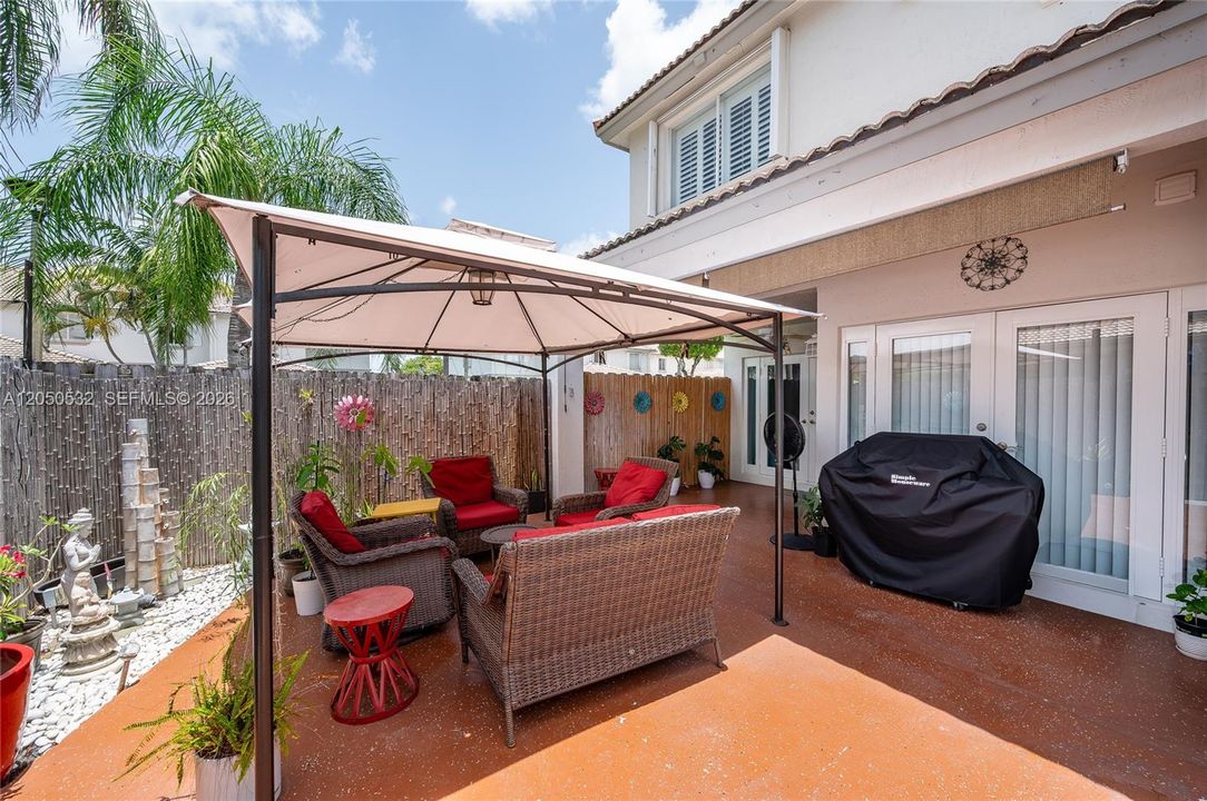 For Sale: $575,000 (3 beds, 2 baths, 1667 Square Feet)
