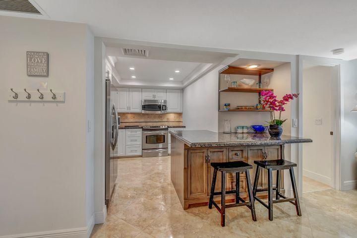 KITCHEN ISLAND BAR