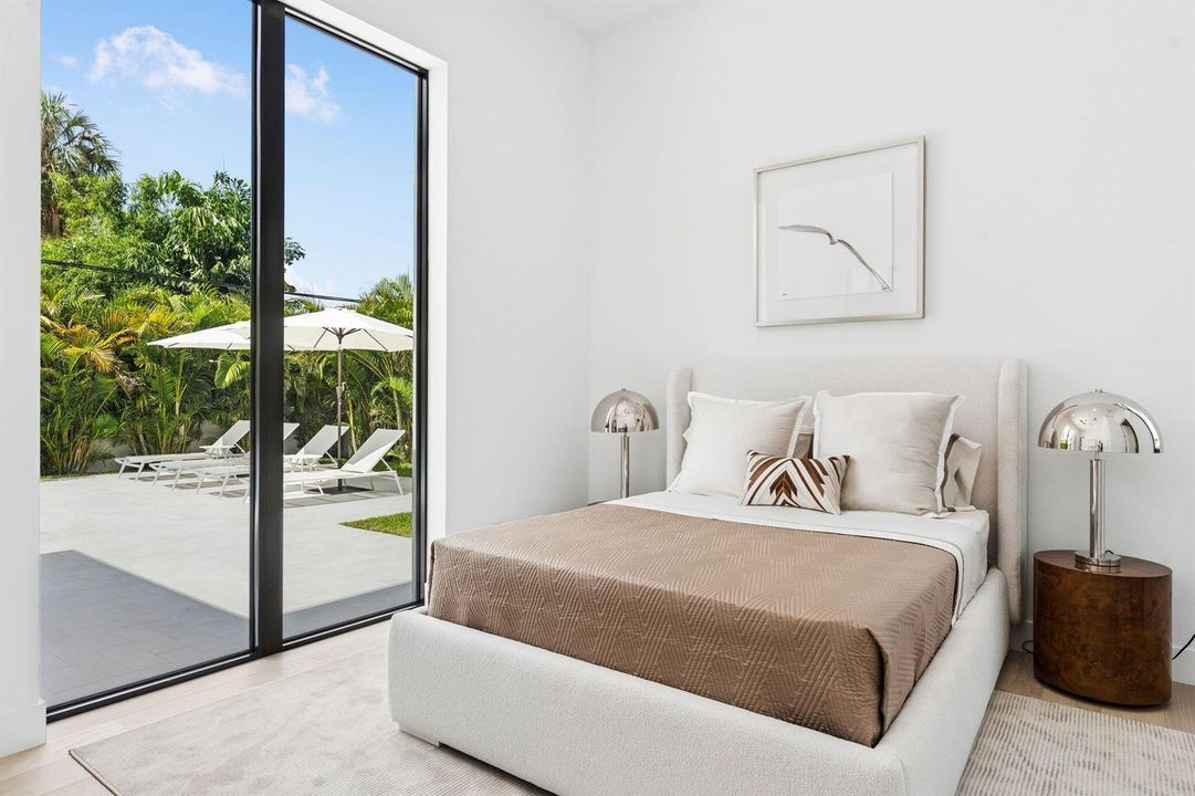 1040 NW 6th Terrace Boca Raton FL 39