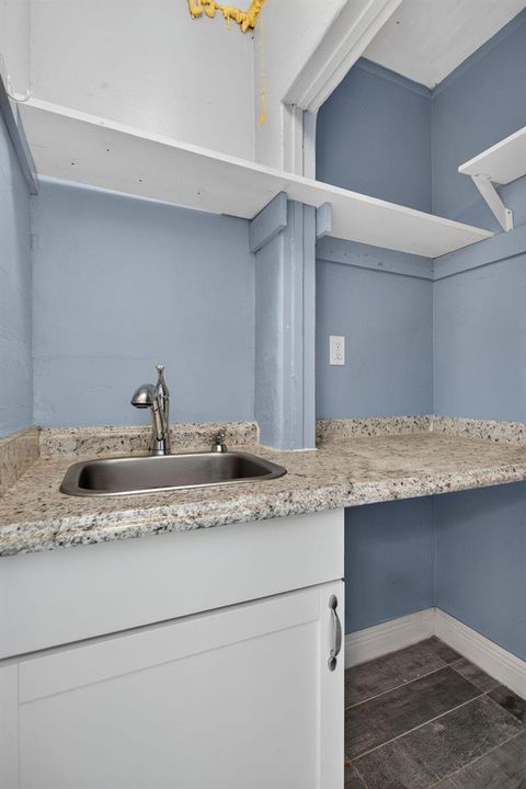 26-web-or-mls-2811-6976