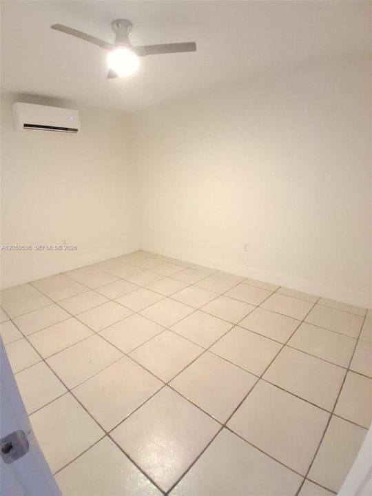 For Rent: $1,950 (1 beds, 1 baths, 1796 Square Feet)