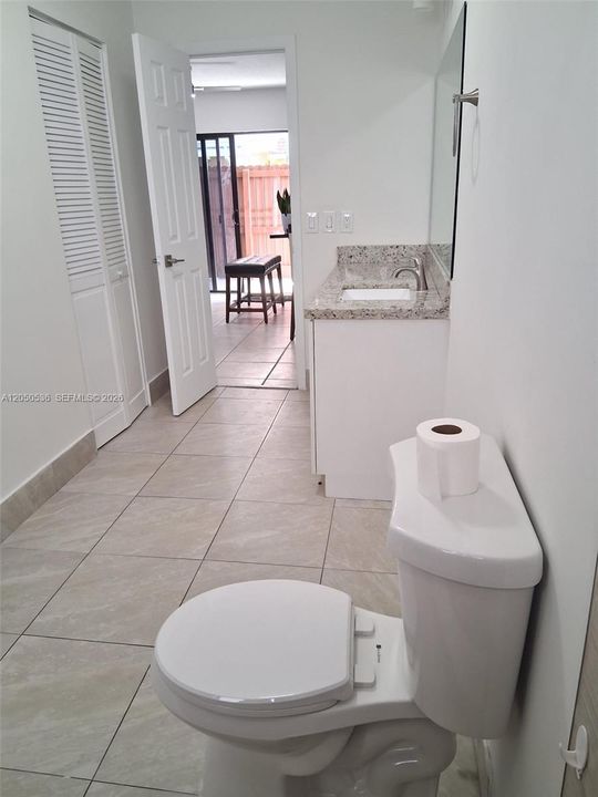For Rent: $1,950 (1 beds, 1 baths, 1796 Square Feet)