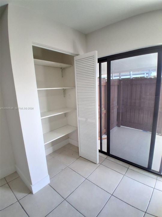 For Rent: $1,950 (1 beds, 1 baths, 1796 Square Feet)