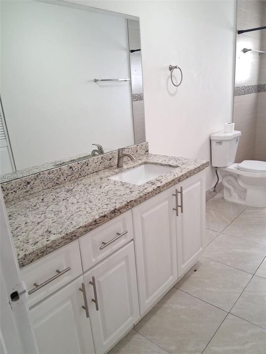 For Rent: $1,950 (1 beds, 1 baths, 1796 Square Feet)