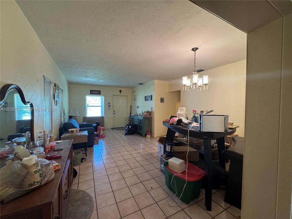 For Sale: $535,000 (4 beds, 2 baths, 1592 Square Feet)