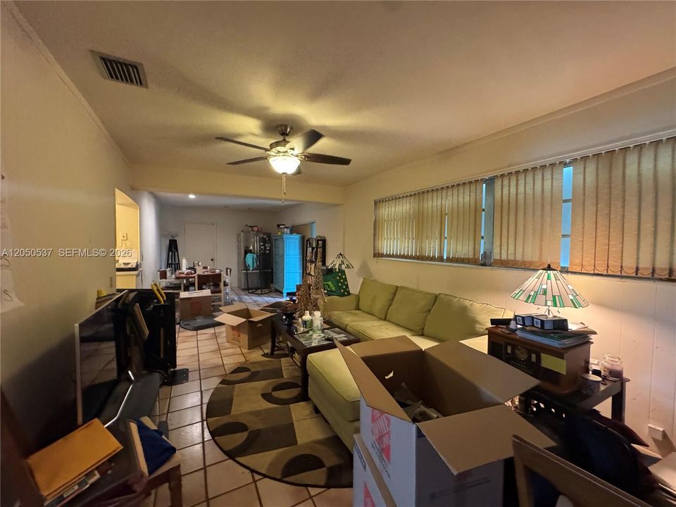 For Sale: $535,000 (4 beds, 2 baths, 1592 Square Feet)