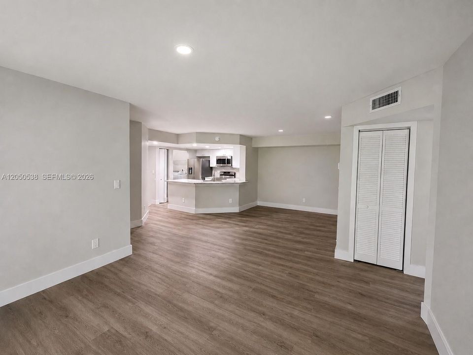 For Rent: $3,200 (3 beds, 2 baths, 1263 Square Feet)