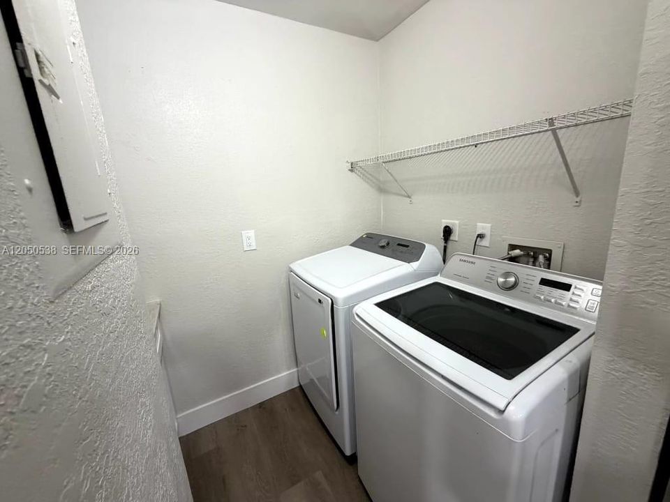 For Rent: $3,200 (3 beds, 2 baths, 1263 Square Feet)