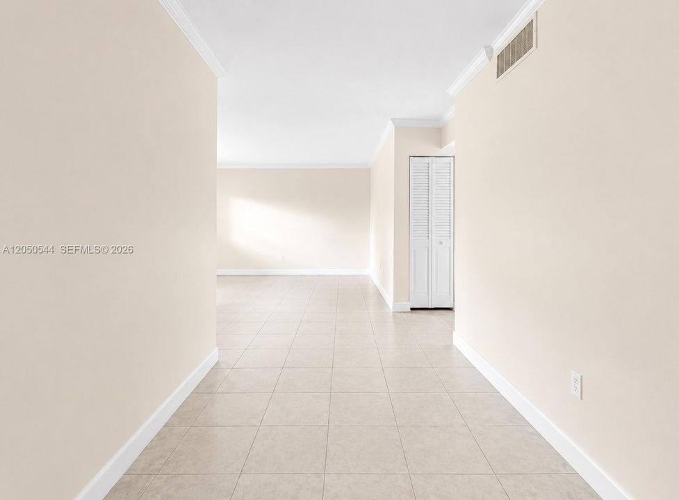待售: $225,000 (2 贝兹, 1 浴室, 798 平方英尺)