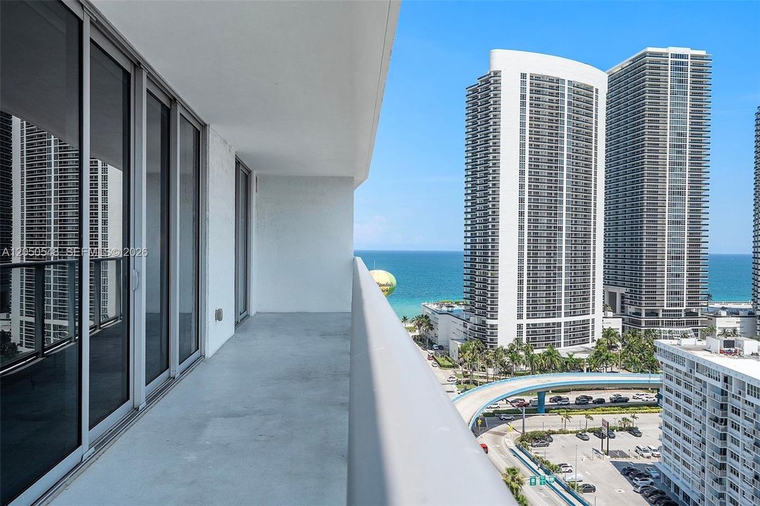 For Sale: $970,000 (3 beds, 2 baths, 1361 Square Feet)
