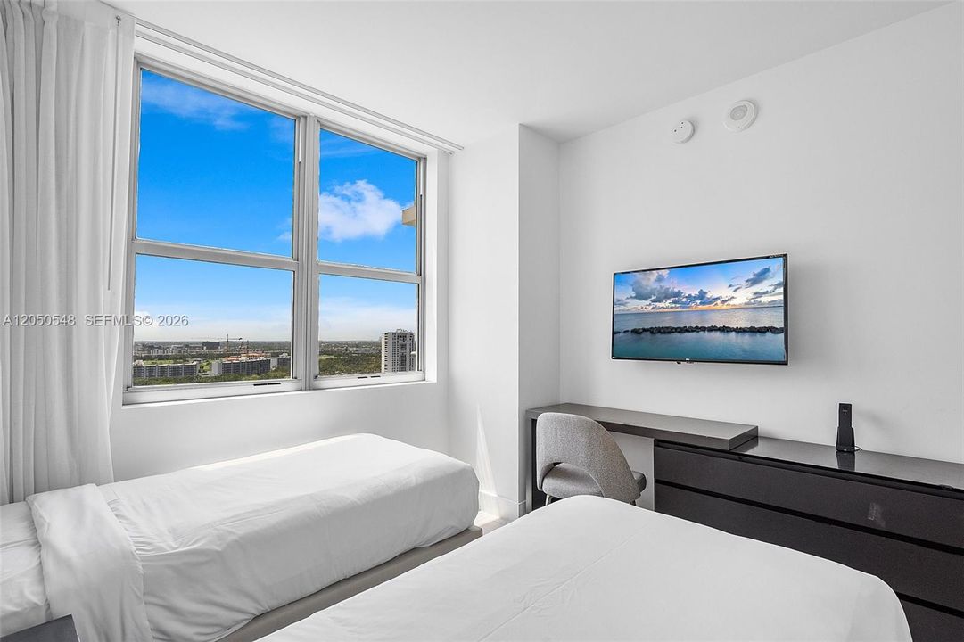For Sale: $970,000 (3 beds, 2 baths, 1361 Square Feet)