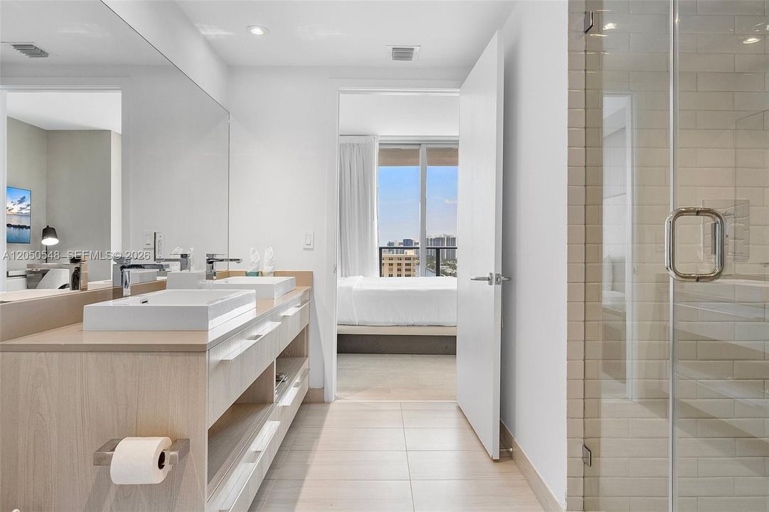 For Sale: $970,000 (3 beds, 2 baths, 1361 Square Feet)