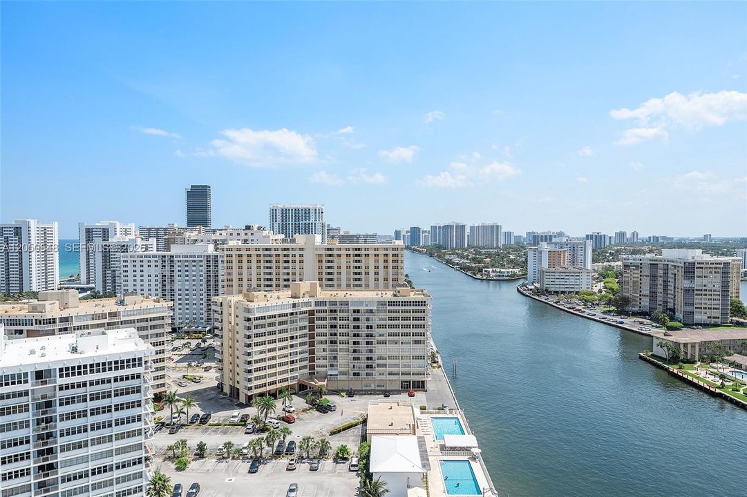 For Sale: $970,000 (3 beds, 2 baths, 1361 Square Feet)