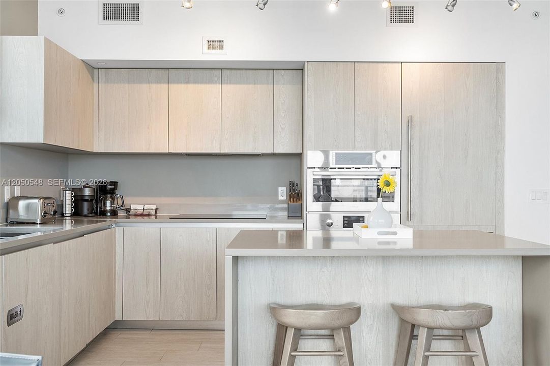 For Sale: $970,000 (3 beds, 2 baths, 1361 Square Feet)