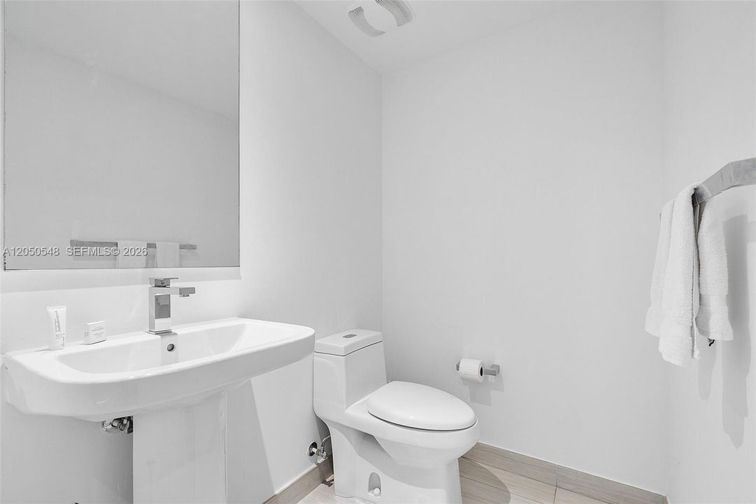 For Sale: $970,000 (3 beds, 2 baths, 1361 Square Feet)