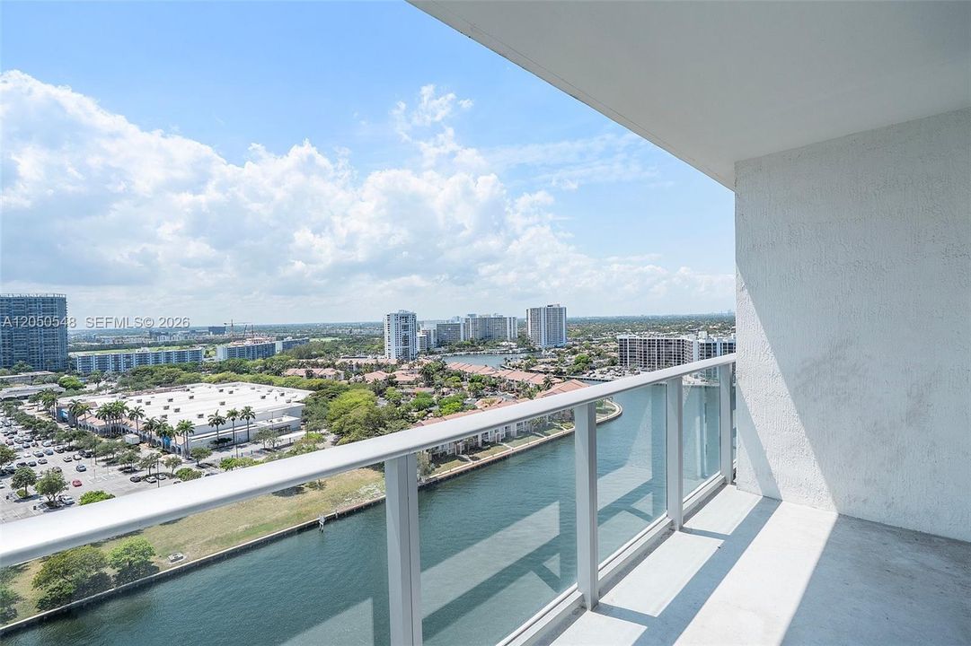 For Sale: $970,000 (3 beds, 2 baths, 1361 Square Feet)