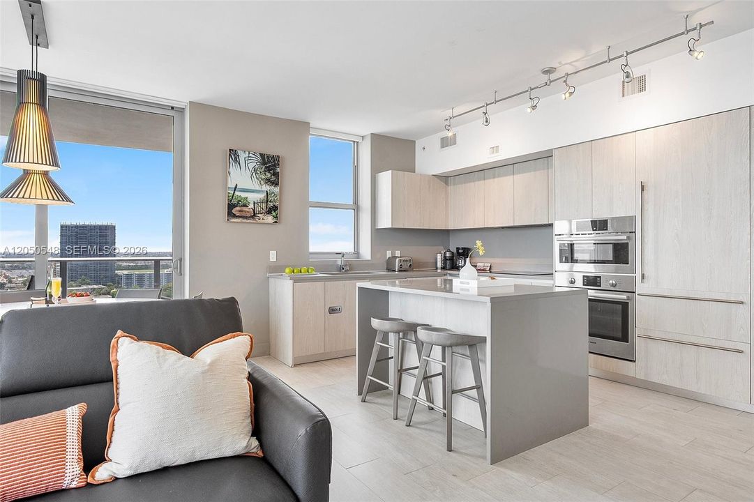 For Sale: $970,000 (3 beds, 2 baths, 1361 Square Feet)